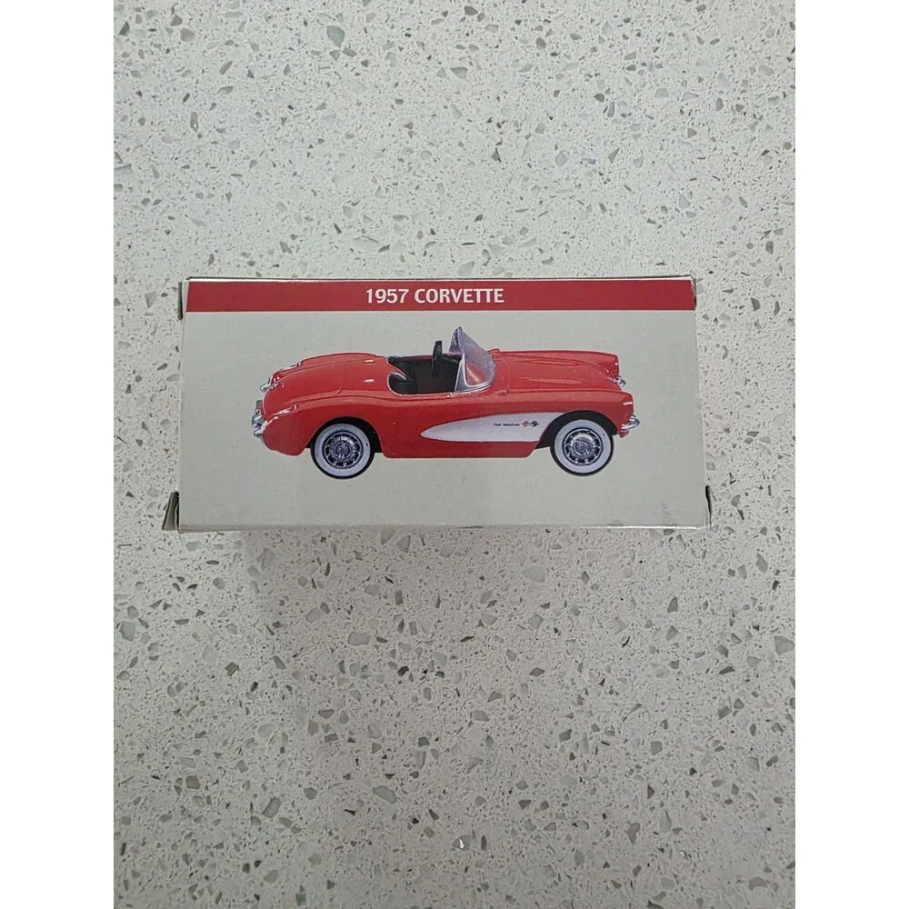 Vintage 2001 Readers Digest 1957 CHEVY CORVETTE 1:64 Scale Car Original Box